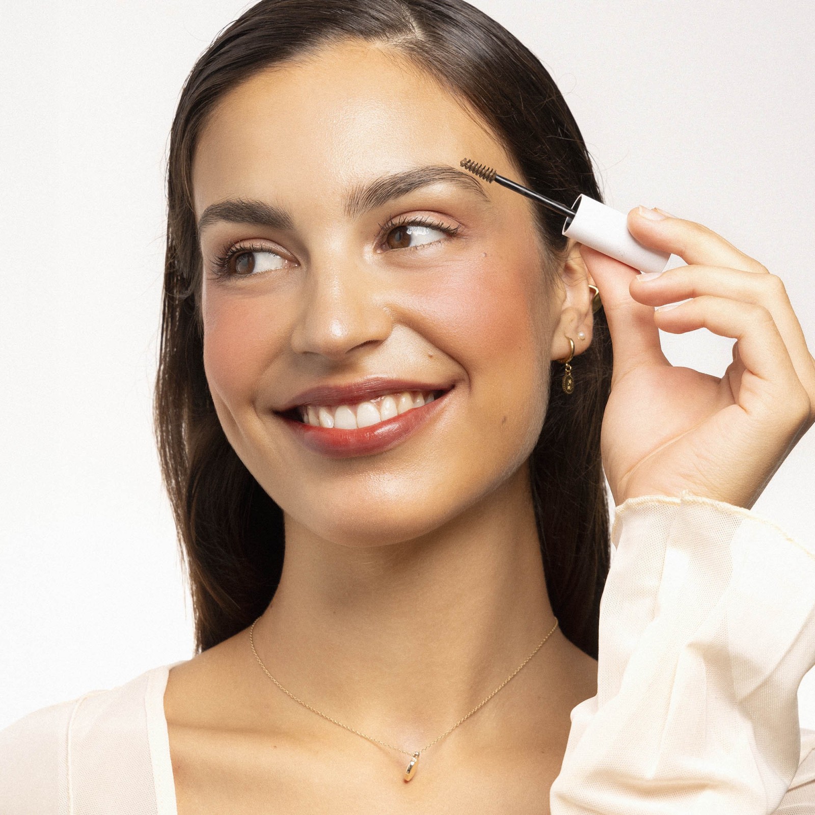 Fijador de cejas coreano con pantenol - Laka | MiiN Cosmetics
