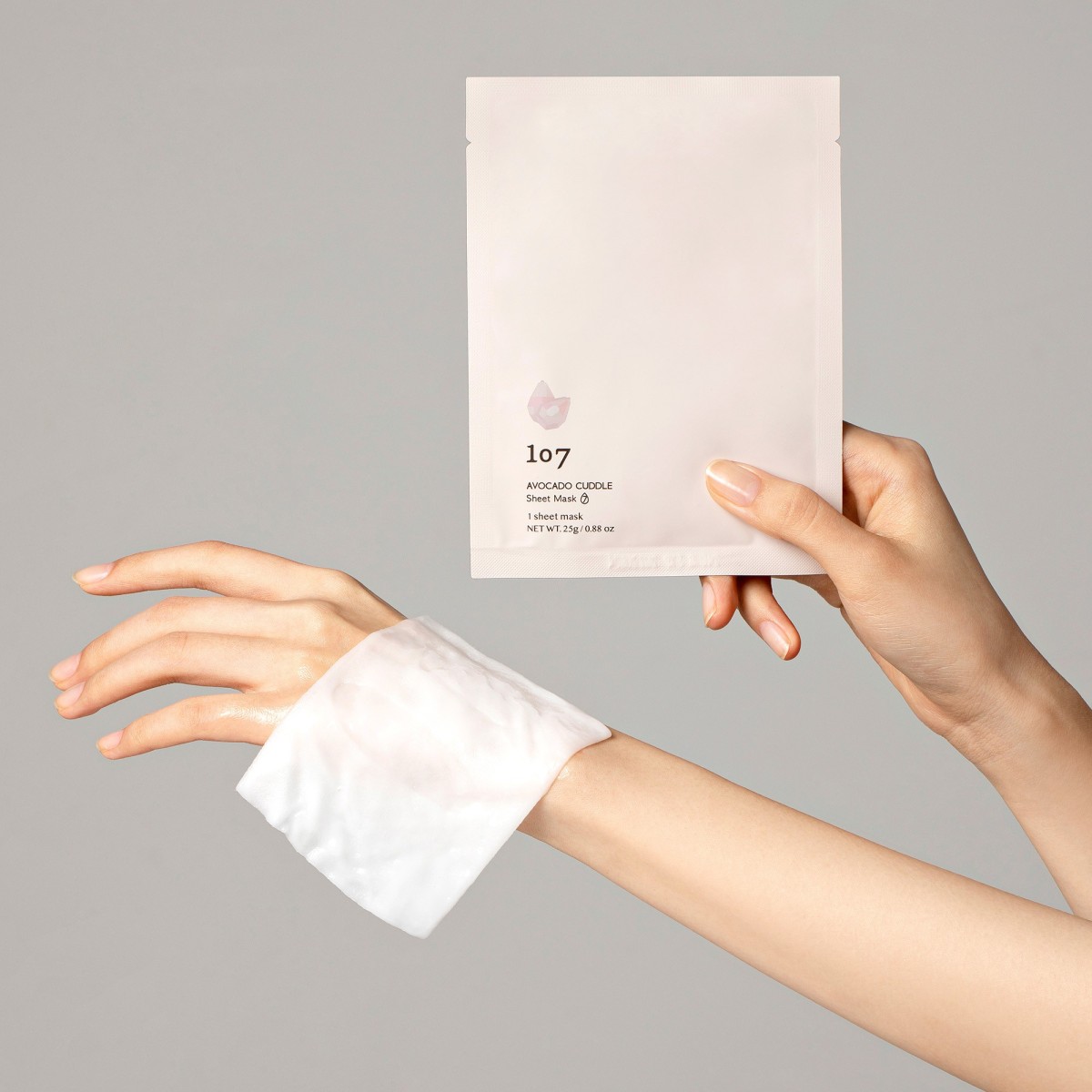 Mascarilla de tejido con aguacate y niacinamida · 107 | MiiN Cosmetics
