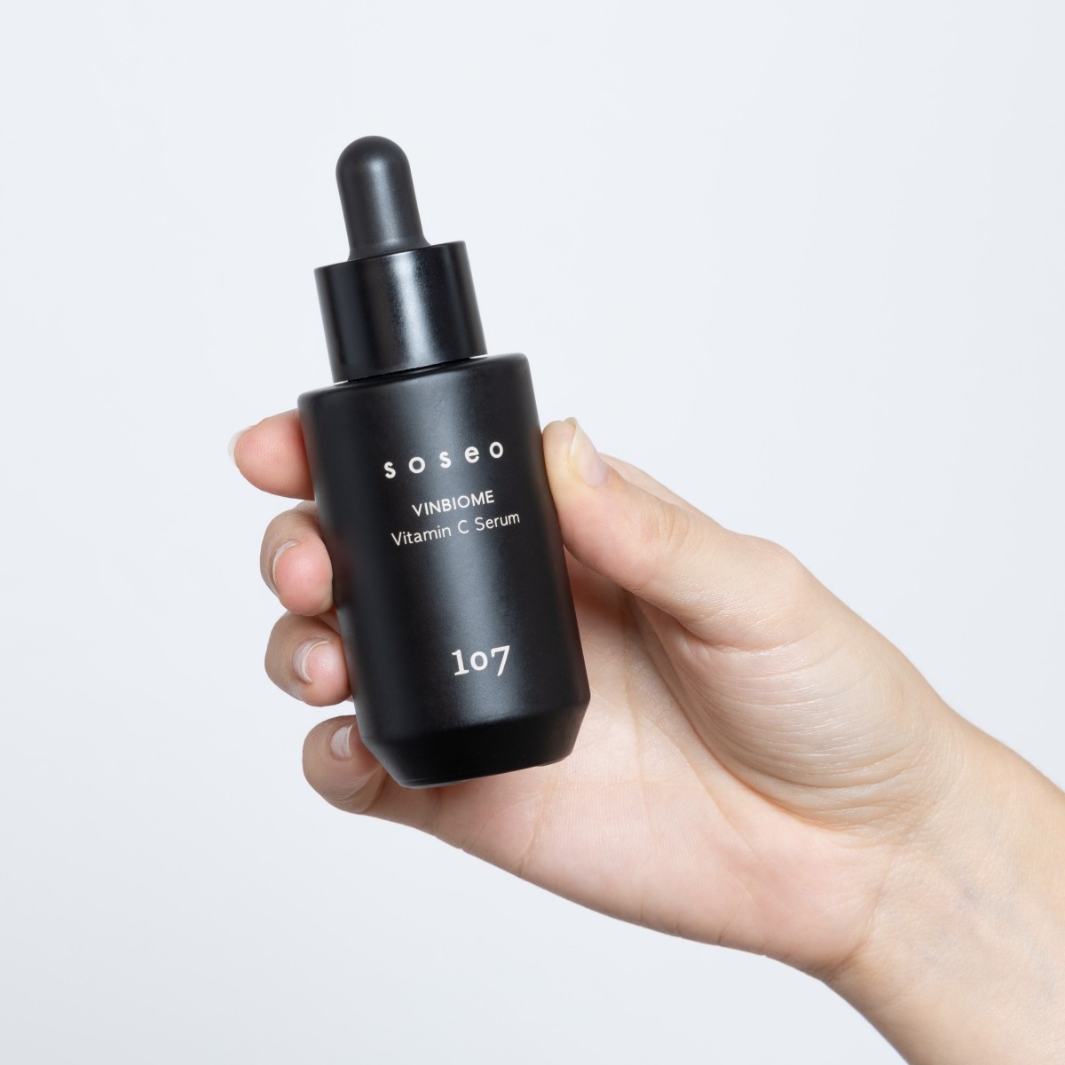 Sérum antioxidante e iluminador con vitamina C · 107 | MiiN Cosmetics